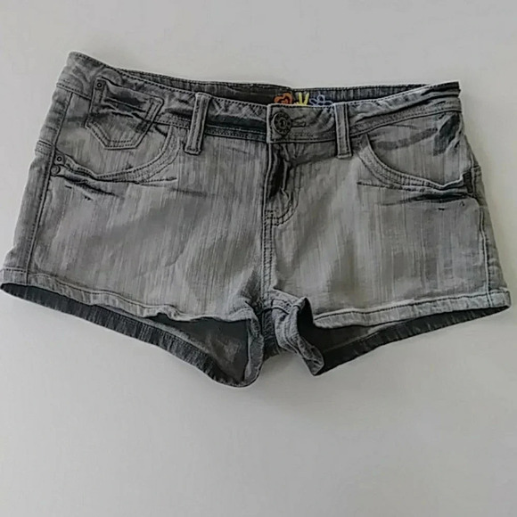 Mudd Faded Shorts - Picture 2 of 5